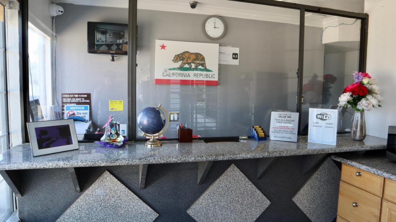 Value Inn Bellflower Bagian luar foto