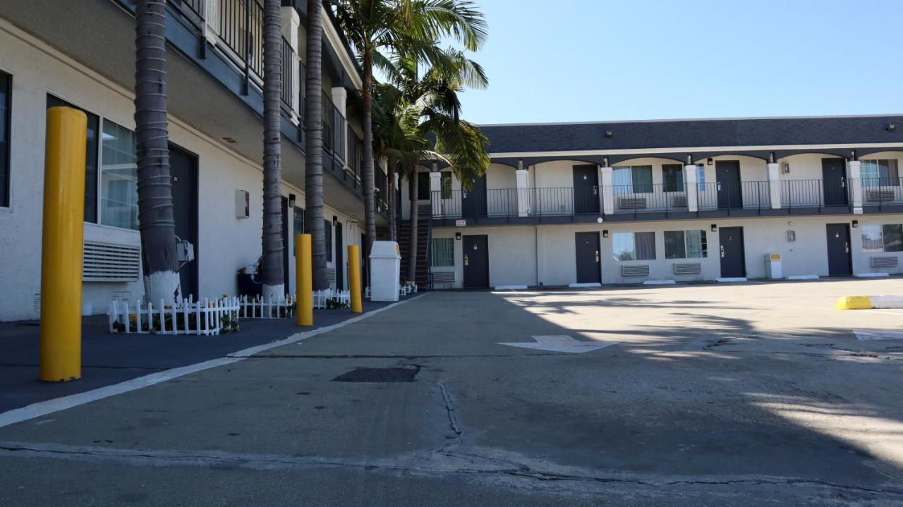 Value Inn Bellflower Bagian luar foto