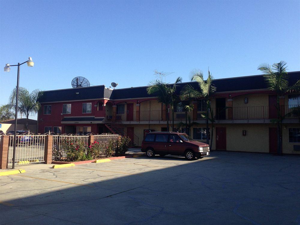 Value Inn Bellflower Bagian luar foto