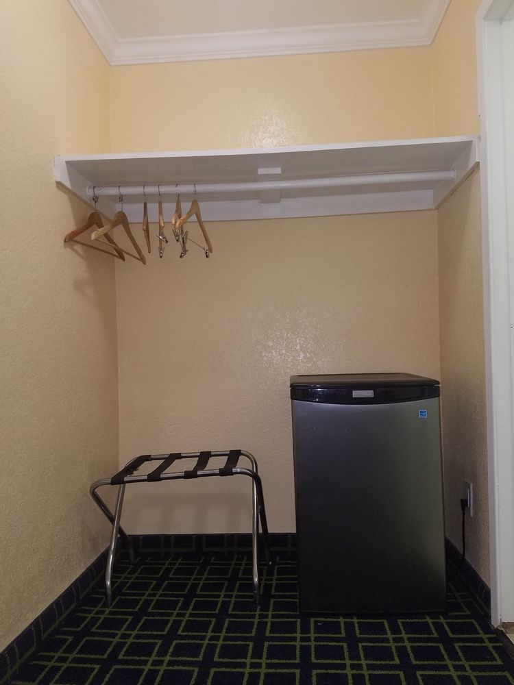 Value Inn Bellflower Bagian luar foto