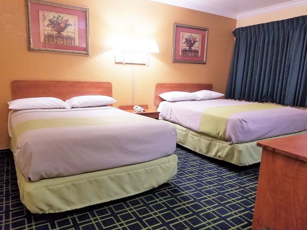 Value Inn Bellflower Bagian luar foto