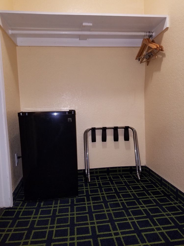 Value Inn Bellflower Bagian luar foto