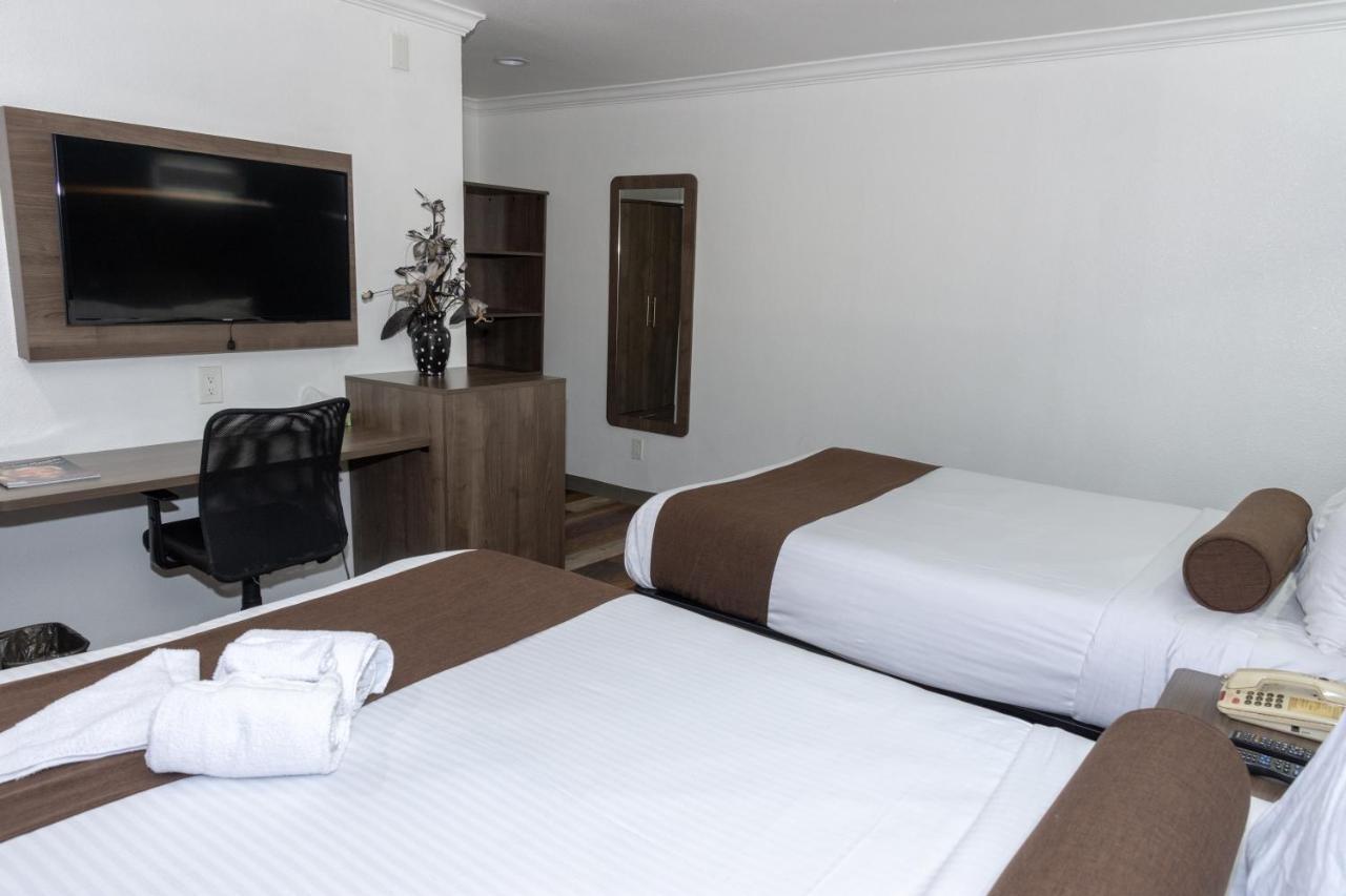 Value Inn Bellflower Bagian luar foto