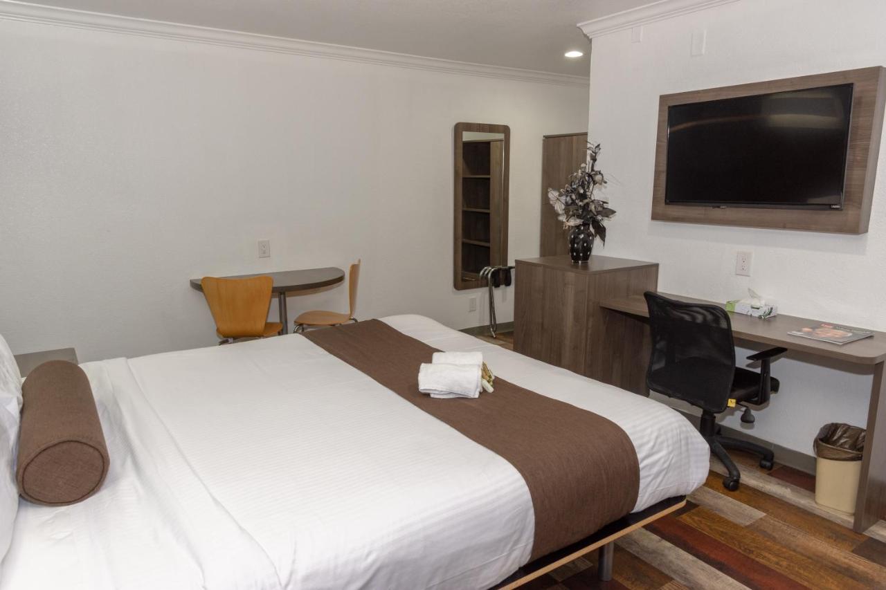 Value Inn Bellflower Bagian luar foto