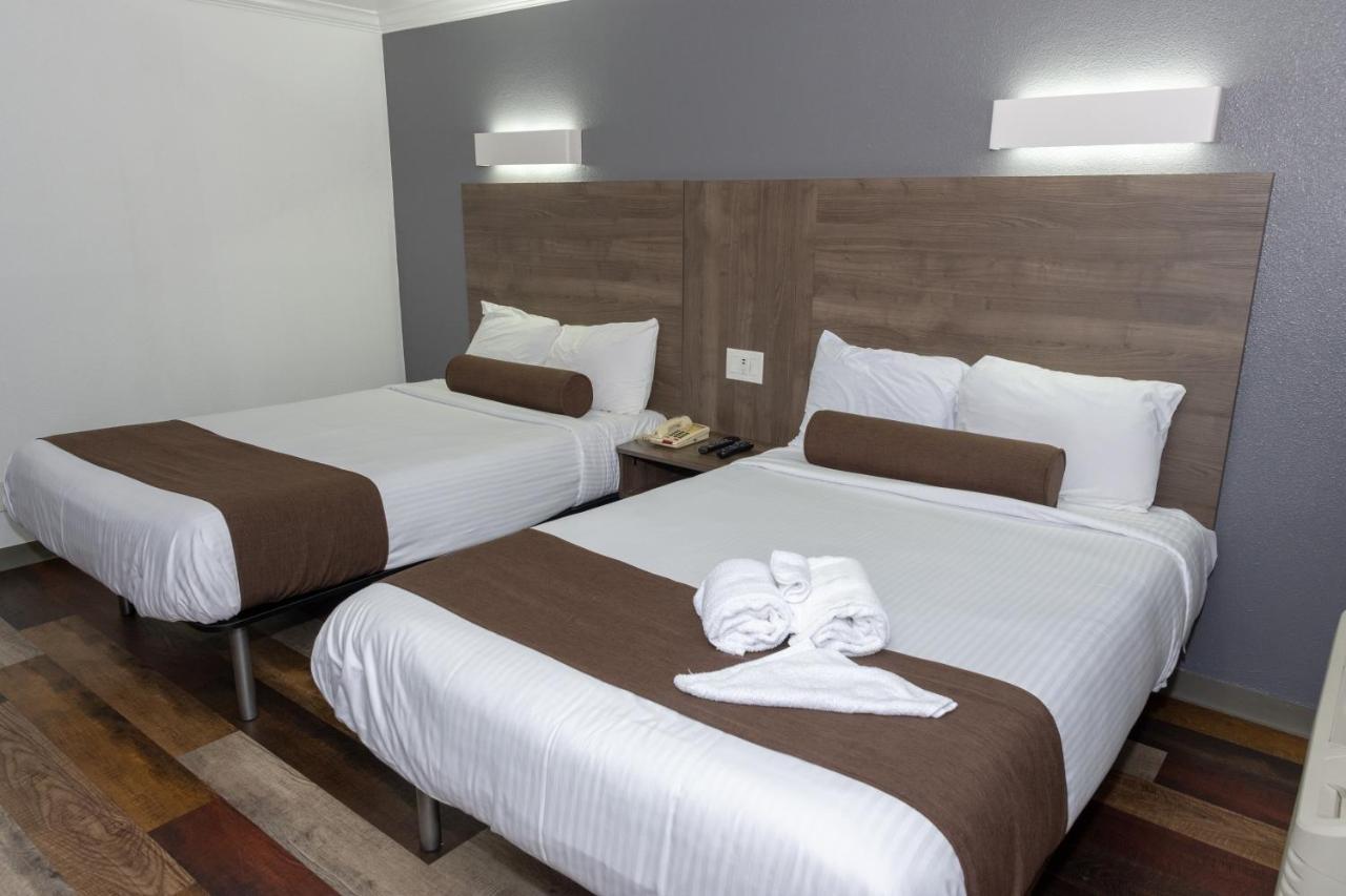 Value Inn Bellflower Bagian luar foto