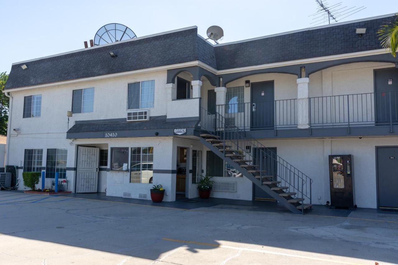 Value Inn Bellflower Bagian luar foto