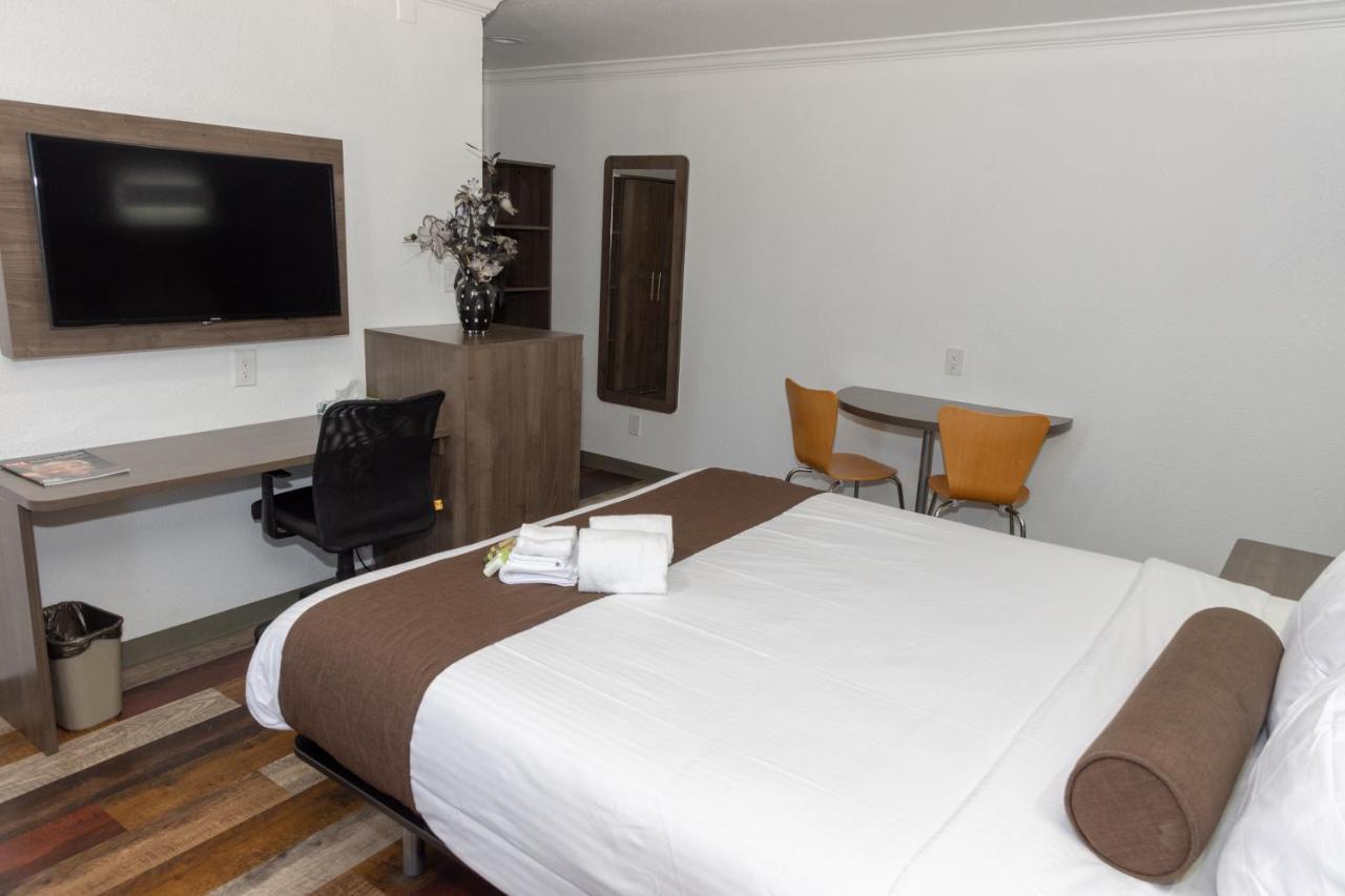 Value Inn Bellflower Bagian luar foto