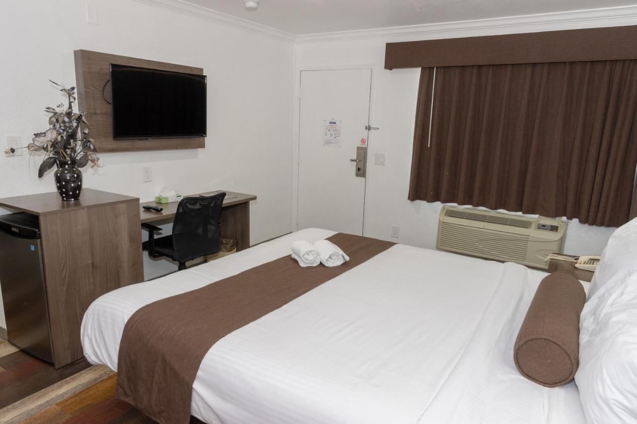 Value Inn Bellflower Bagian luar foto